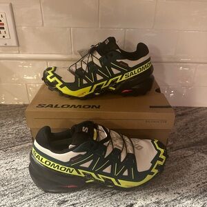 Salomon Men's Black and Neon Yellow Trail Running Shoes